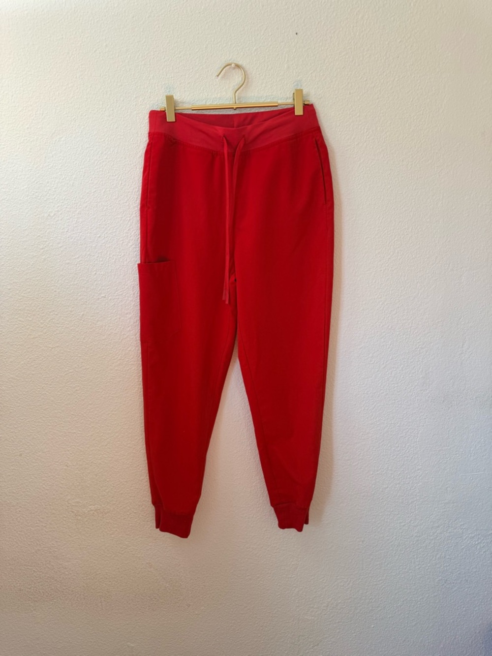 Red Mandala Scrub Set Size S Jogger pants - Picture 3 of 4
